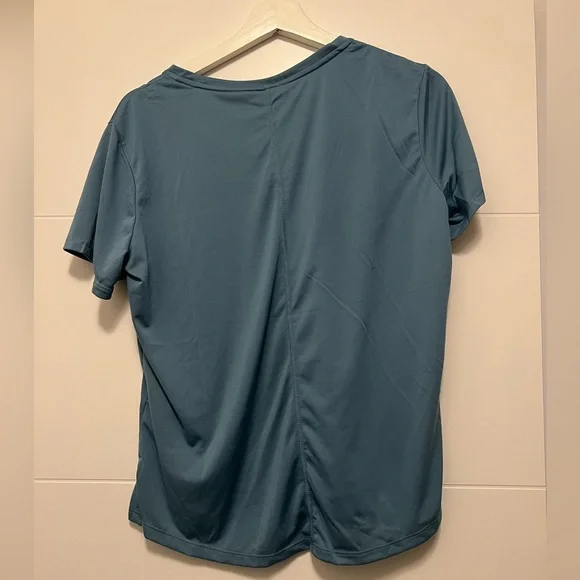 Nike Dri Fit - Picture 2 of 3